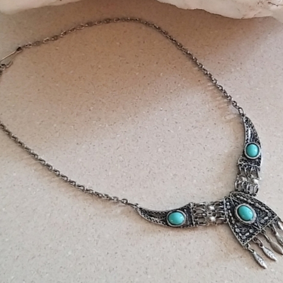 HOST PICK ON SALE 🔥 Boho tribal southwestern inspired faux turquoise necklace - Picture 2 of 10